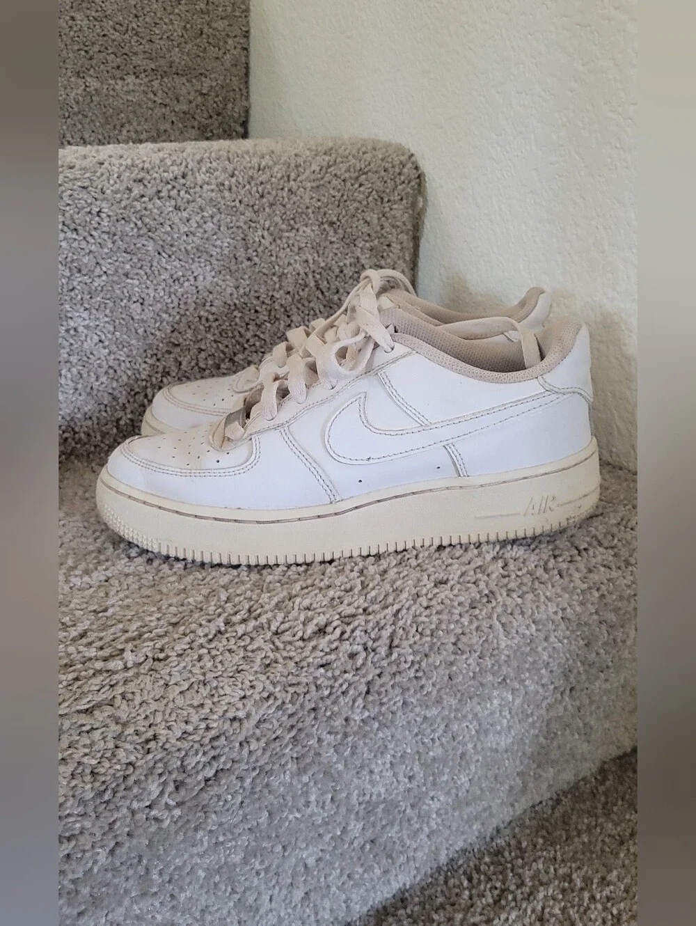 Nike  Air Force 1 '07 white leather sneakers Size 6Y